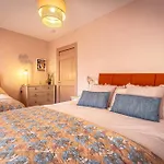 Escape Sleeps 6 沃特福德