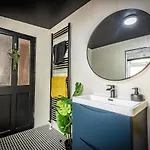 Escape Sleeps 6 *