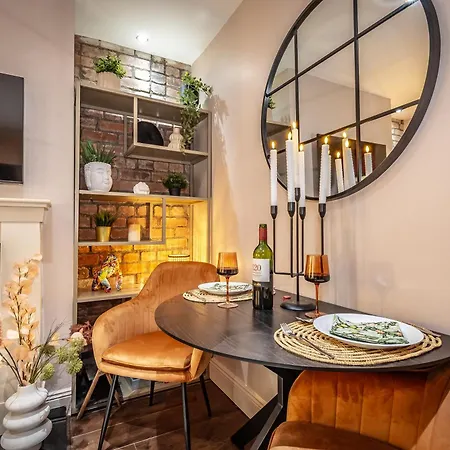 Escape Sleeps 6 Feriehus Waterford