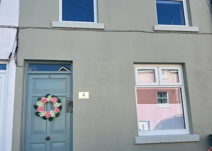 Feriehus Escape Sleeps 6 *